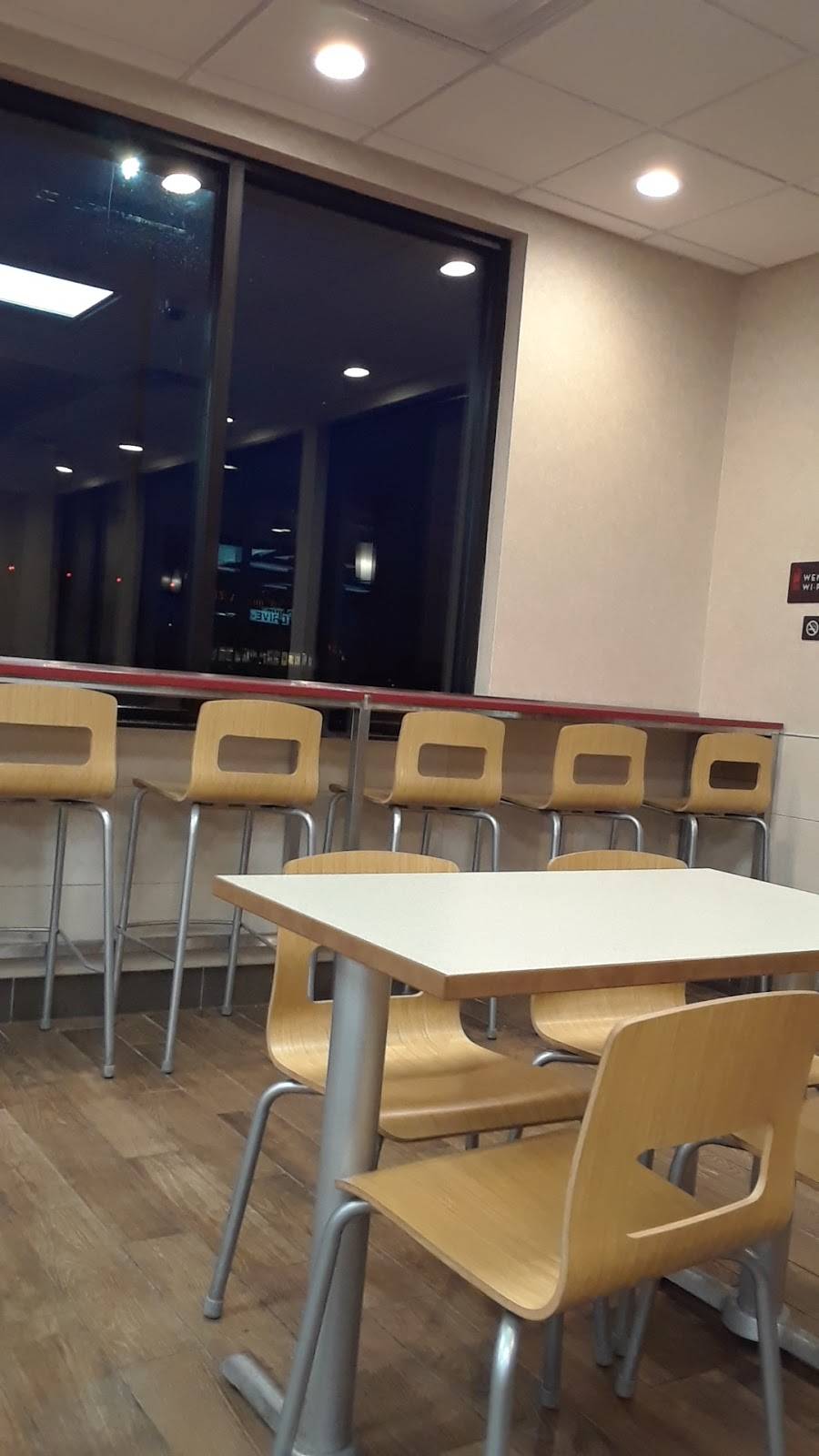 Wendys | restaurant | 2085 N Reed Rd, Kokomo, IN 46901, USA | 7658541126 OR +1 765-854-1126
