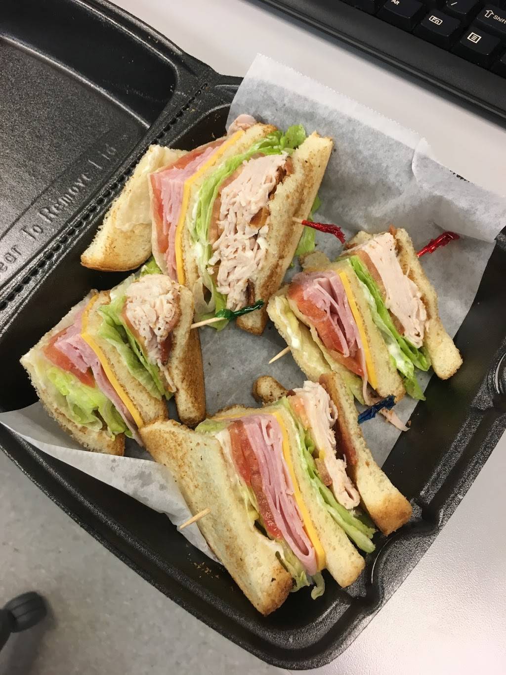 Saras Deli | meal takeaway | 3001 Gateway Dr # 110, Irving, TX 75063, USA | 9727532639 OR +1 972-753-2639