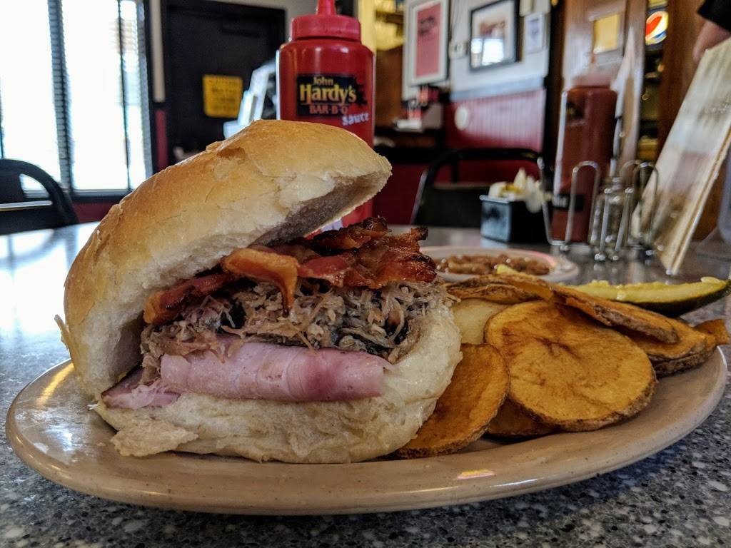 John Hardys BBQ | restaurant | 929 W Frontage Rd, Rochester, MN 55901, USA | 5072883936 OR +1 507-288-3936