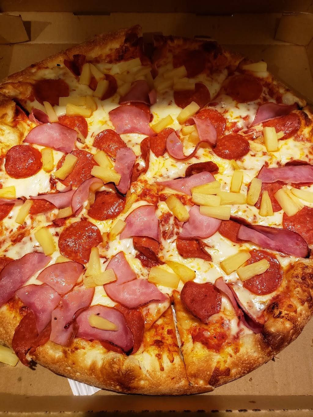 Rafaels Pizza | restaurant | 128 W MacArthur Blvd, Santa Ana, CA 92707, USA | 7147516474 OR +1 714-751-6474