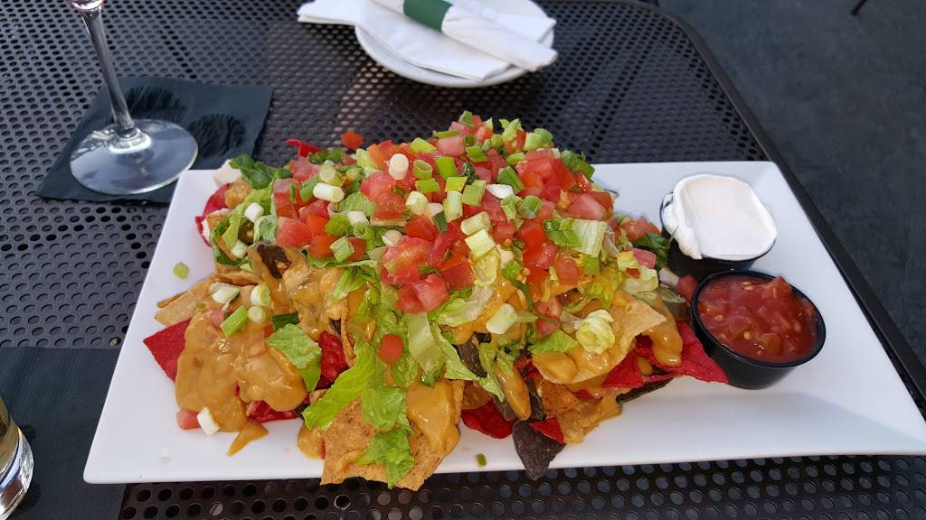 Murphys Law Irish Pub | restaurant | 2 George St, Pawtucket, RI 02860, USA | 4017245522 OR +1 401-724-5522