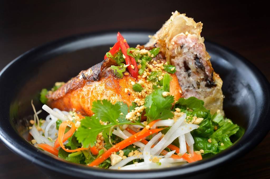 Pho District Vietnamese Street Food | restaurant | 2401 W 7th St, Fort Worth, TX 76107, USA | 8178629988 OR +1 817-862-9988