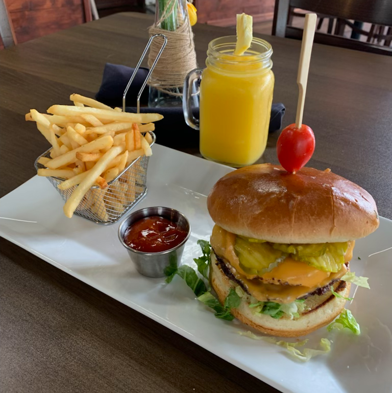 LE CAFE STATION GRILL | restaurant | 1889 N Winnebago Ave, Chicago, IL 60647, USA | 7736974644 OR +1 773-697-4644