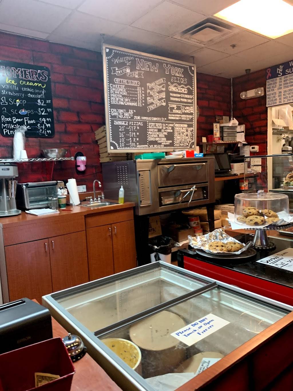 New York Slices | meal delivery | 1843 2nd St, Highland Park, IL 60035, USA | 8474326979 OR +1 847-432-6979