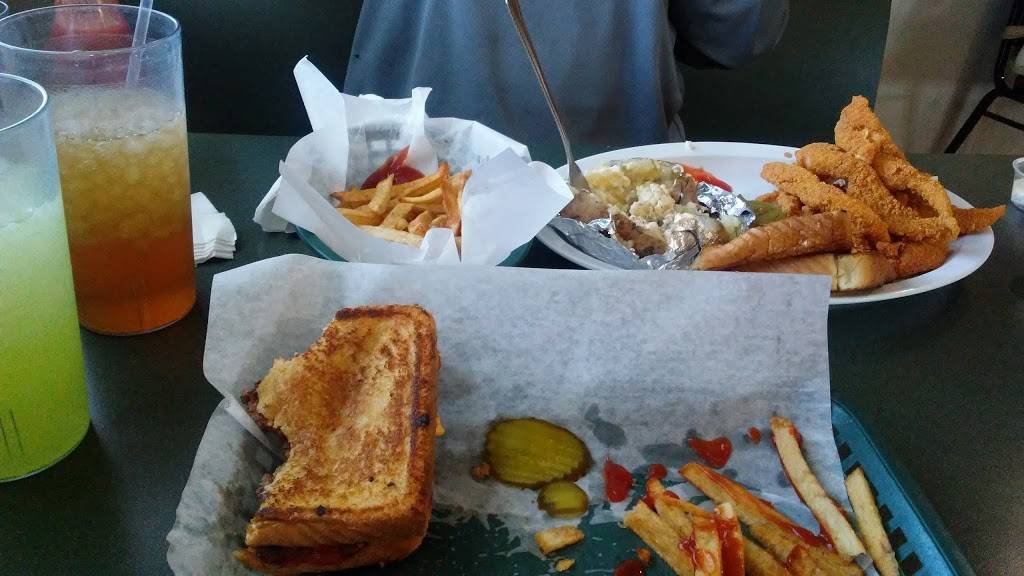 Carlas Cafe | restaurant | 818 E Main St, Bismarck, MO 63624, USA | 5737346650 OR +1 573-734-6650