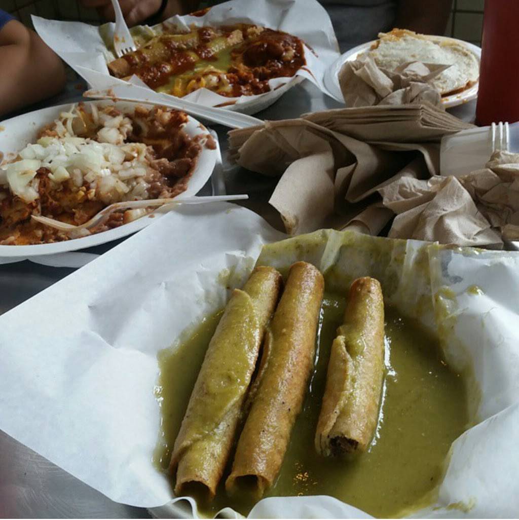 Cielito Lindo | restaurant | E-23 Olvera St, Los Angeles, CA 90012, USA | 2136874391 OR +1 213-687-4391