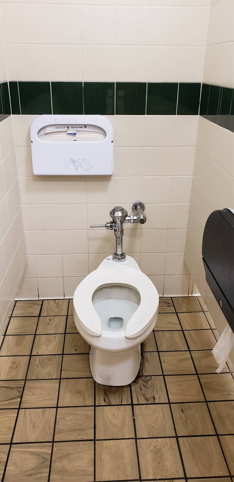 Flying J Travel Center | restaurant | 111 Mill St, Latta, SC 29565, USA | 8437525047 OR +1 843-752-5047