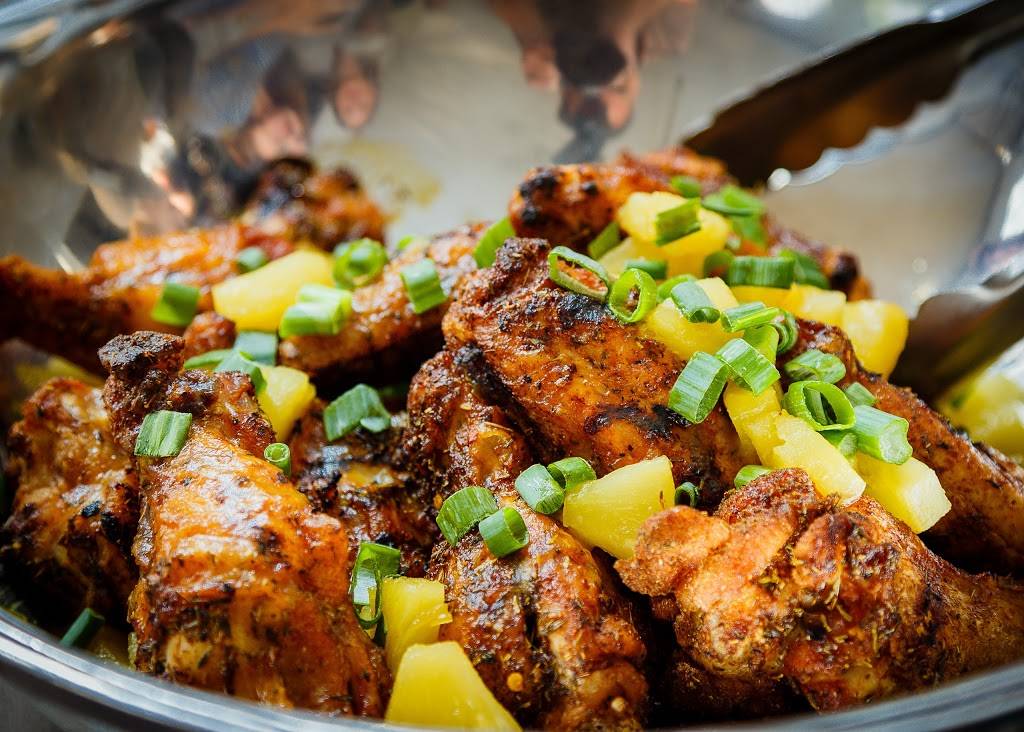 Off The Hook | restaurant | 908 Warrendale Village Dr, Warrendale, PA 15086, USA | 7247192877 OR +1 724-719-2877