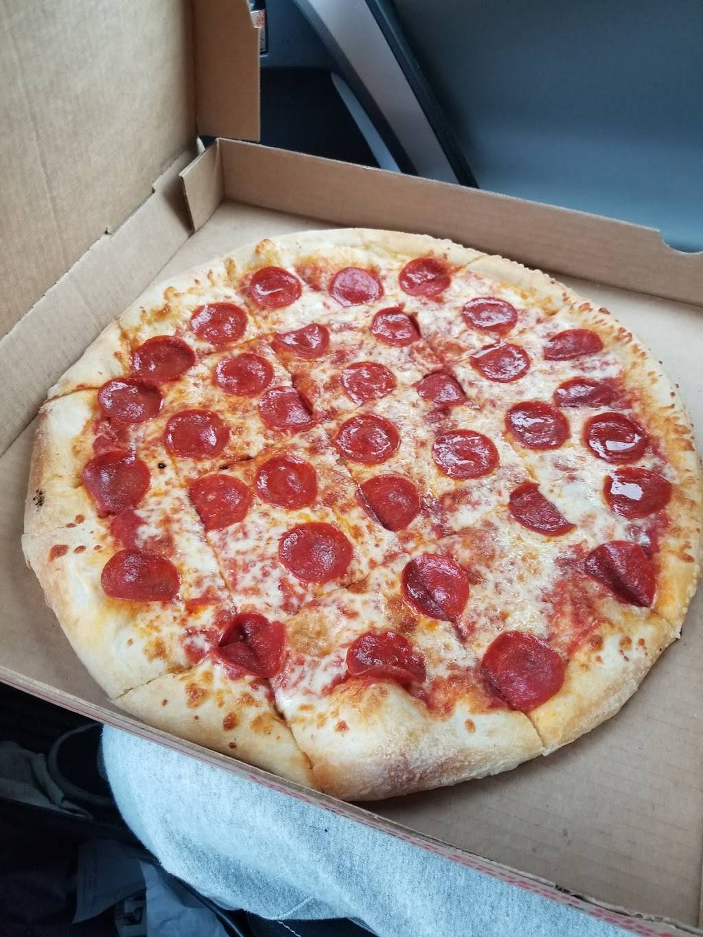 Mozzis Pizza | restaurant | 23 S Main St, Fortville, IN 46040, USA | 3174856428 OR +1 317-485-6428