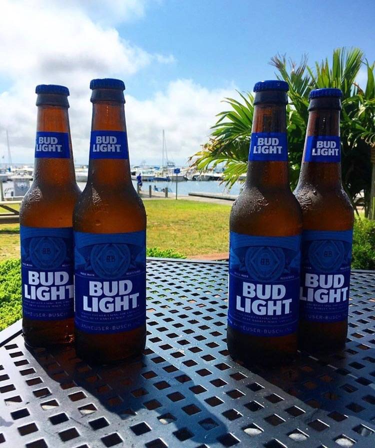 Bayside Clam & Grill Bar | restaurant | 300 Bayview Ave, East Islip, NY 11730, USA | 6312779100 OR +1 631-277-9100