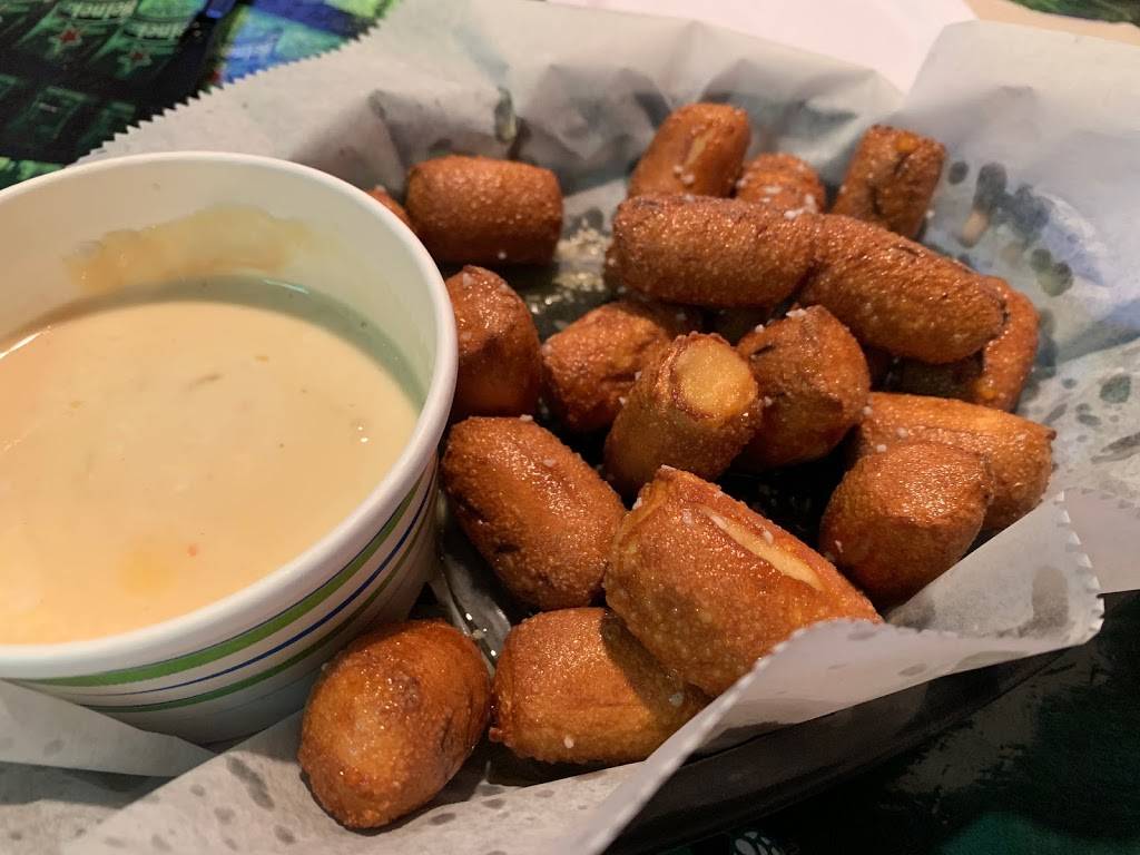 Johnnys Fillin Station | restaurant | 2631 S Ferncreek Ave, Orlando, FL 32806, USA | 4078946900 OR +1 407-894-6900