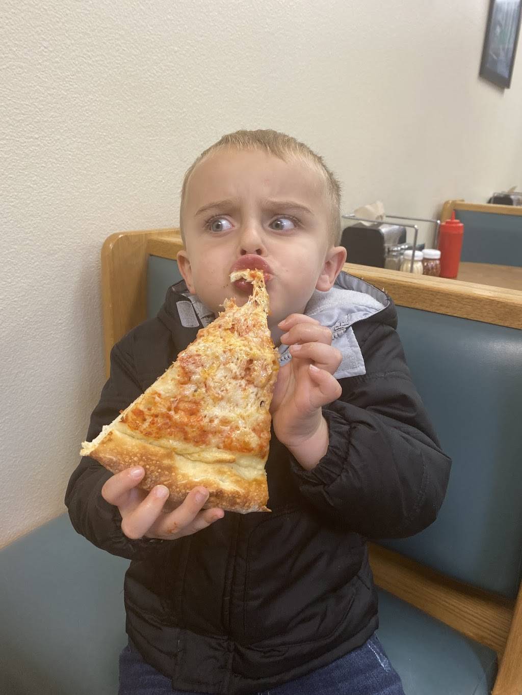 Black Forest Pies & Grinders | restaurant | 11470 Black Forest Rd, Colorado Springs, CO 80908, USA | 7194958555 OR +1 719-495-8555