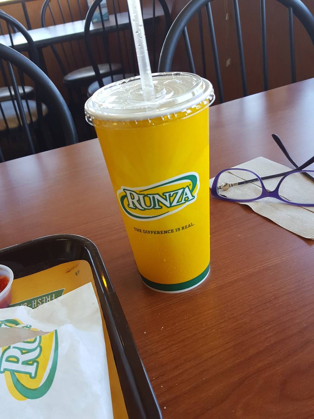 Runza Restaurant | restaurant | 2146 W Broadway, Council Bluffs, IA 51501, USA | 7123228935 OR +1 712-322-8935