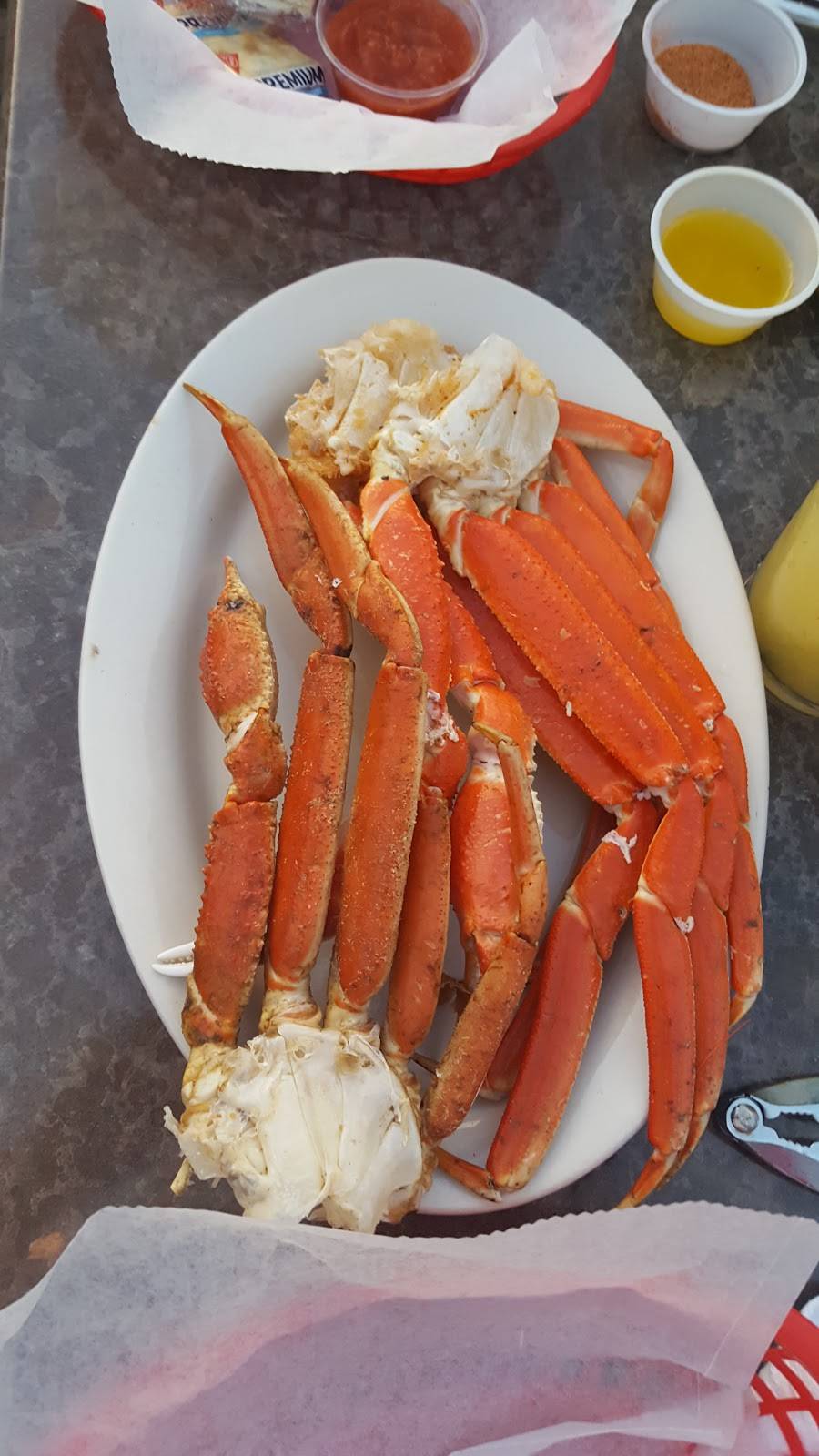 Hurricane Pattys | restaurant | 69 Lewis Blvd, St. Augustine, FL 32084, USA | 9043427338 OR +1 904-342-7338