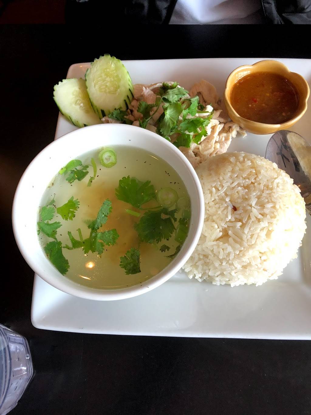 Sriracha Thai Cuisine | restaurant | 2308, 1319 9th Ave, San Francisco, CA 94122, USA | 4155647722 OR +1 415-564-7722