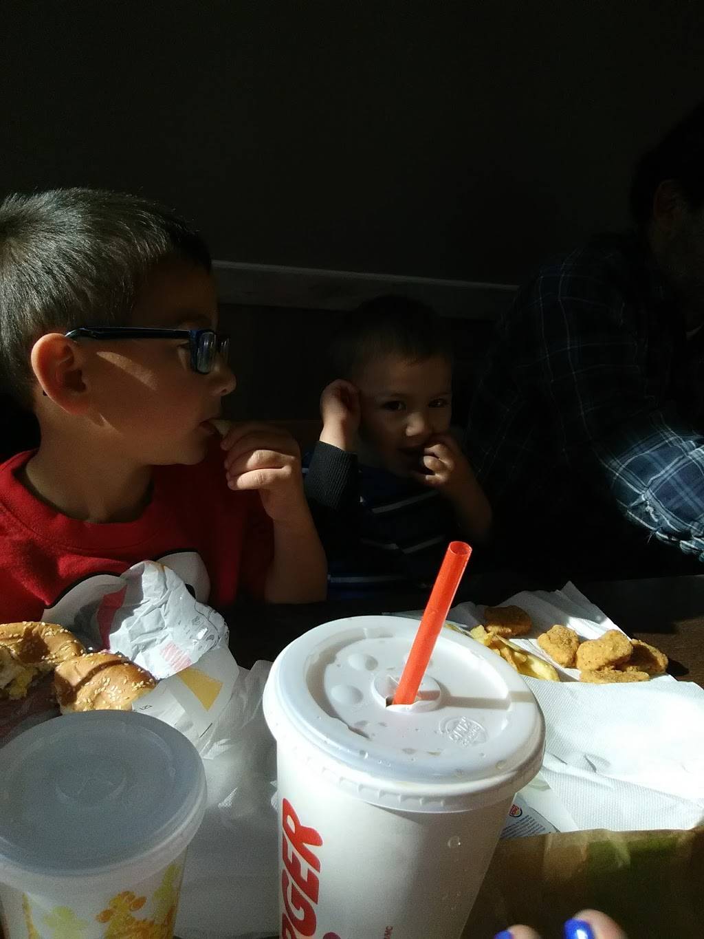 Burger King | restaurant | 4220 E Harry St, Wichita, KS 67218, USA | 3162431668 OR +1 316-243-1668