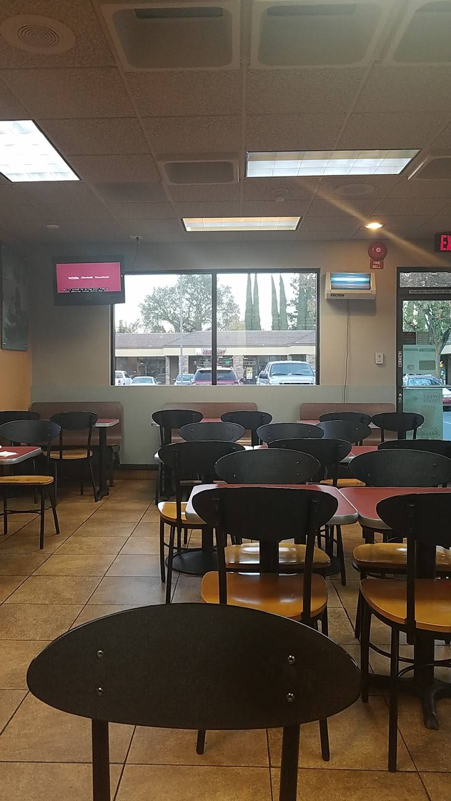 Jack in the Box | restaurant | 1035 Alamo Dr, Vacaville, CA 95687, USA | 7074462645 OR +1 707-446-2645