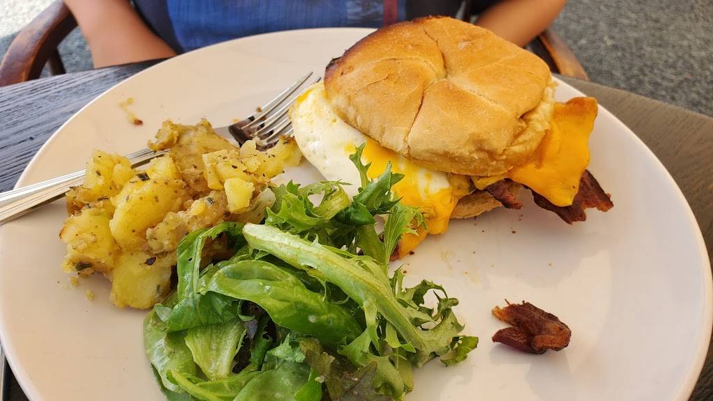 The Waxwing | restaurant | 34 West St, West Hatfield, MA 01088, USA | 4132476113 OR +1 413-247-6113