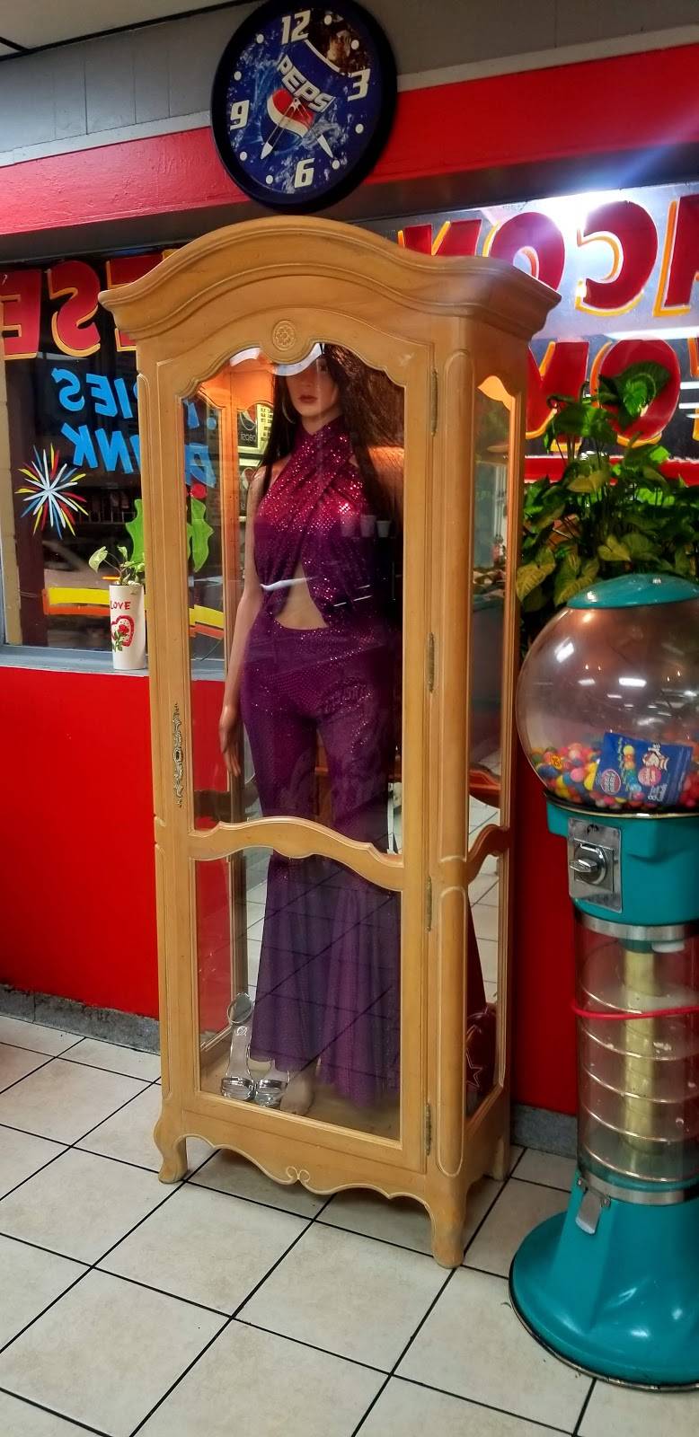 Country Burger | restaurant | 401 S Hampton Rd, Dallas, TX 75208, USA | 2143304743 OR +1 214-330-4743