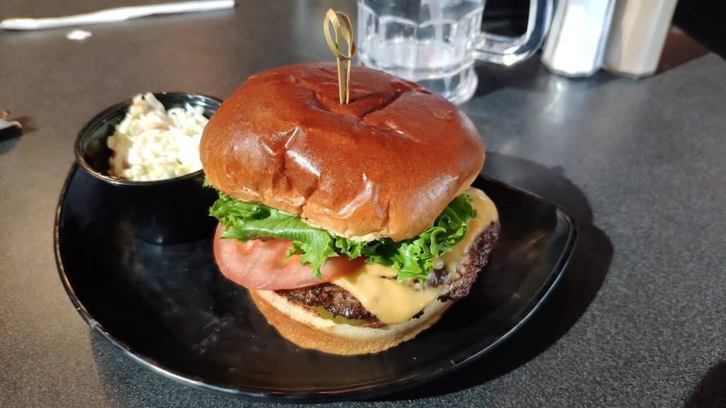 Bräuburgers Craft Burgers & Beer of Forest | restaurant | 1332 Venture Dr Suite A, Forest, VA 24551, USA | 4345252727 OR +1 434-525-2727