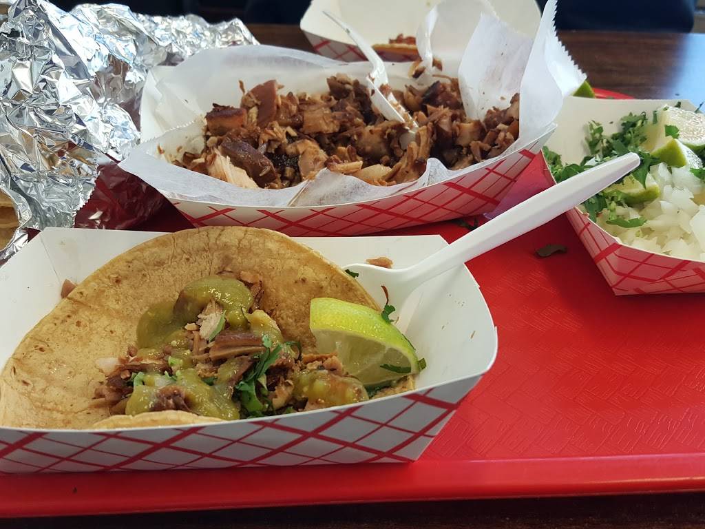 Carnitas Don Alfredo | restaurant | 15 N 1st Ave, Maywood, IL 60153, USA | 7083433351 OR +1 708-343-3351