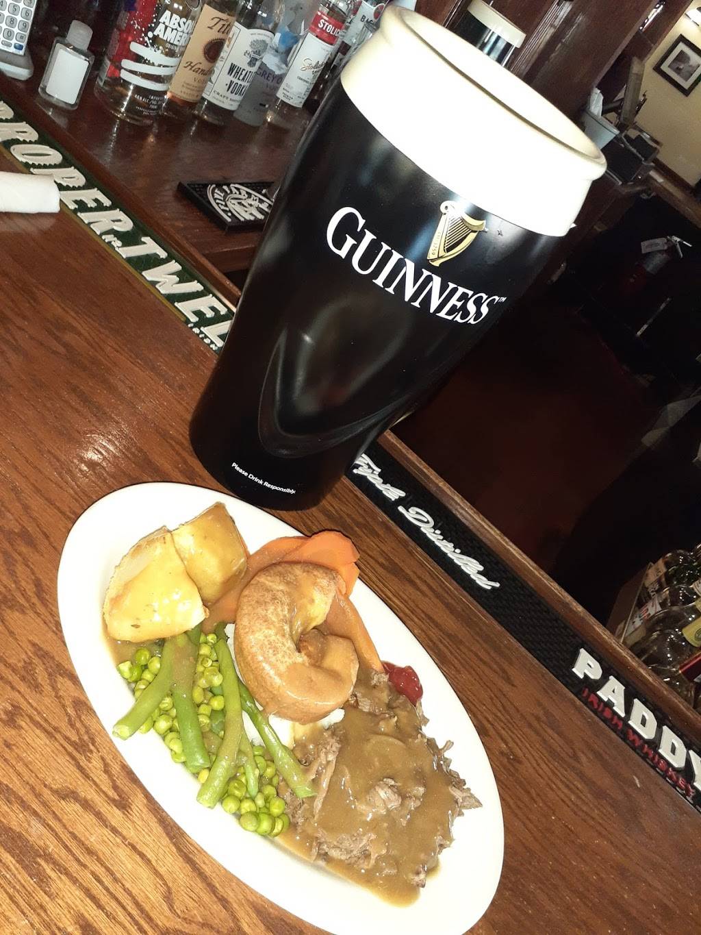 Mickey Finns Irish Pub | restaurant | 16909 High Grove Blvd, Clermont, FL 34714, USA | 3527174117 OR +1 352-717-4117