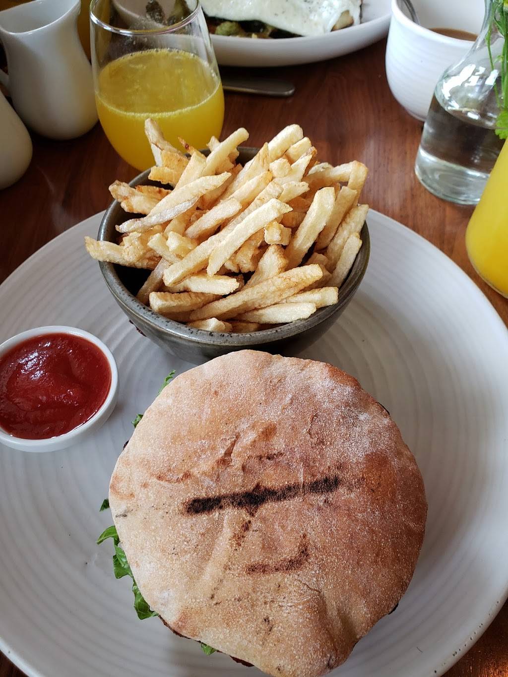 Hedleys Restaurant | restaurant | 640 N Robertson Blvd, West Hollywood, CA 90069, USA | 3106592009 OR +1 310-659-2009