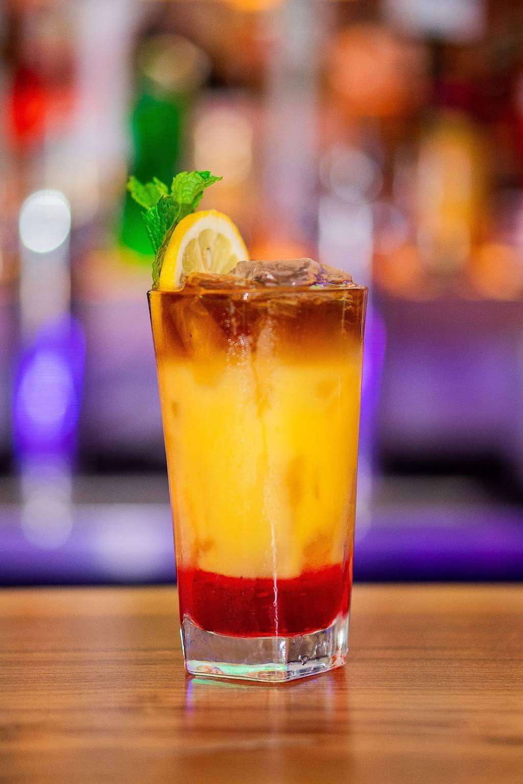 Aura Mixology & Chow | restaurant | 2368 3rd St, San Francisco, CA 94107, USA | 4158729662 OR +1 415-872-9662