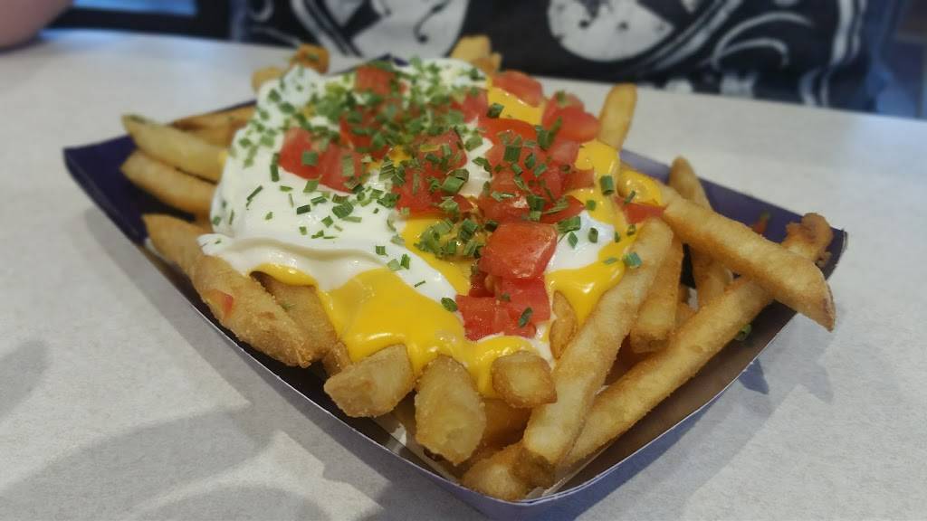 Taco Bell | restaurant | 1790 Huron Church Rd, Windsor, ON N9C 2L4, Canada | 5199770662 OR +1 519-977-0662