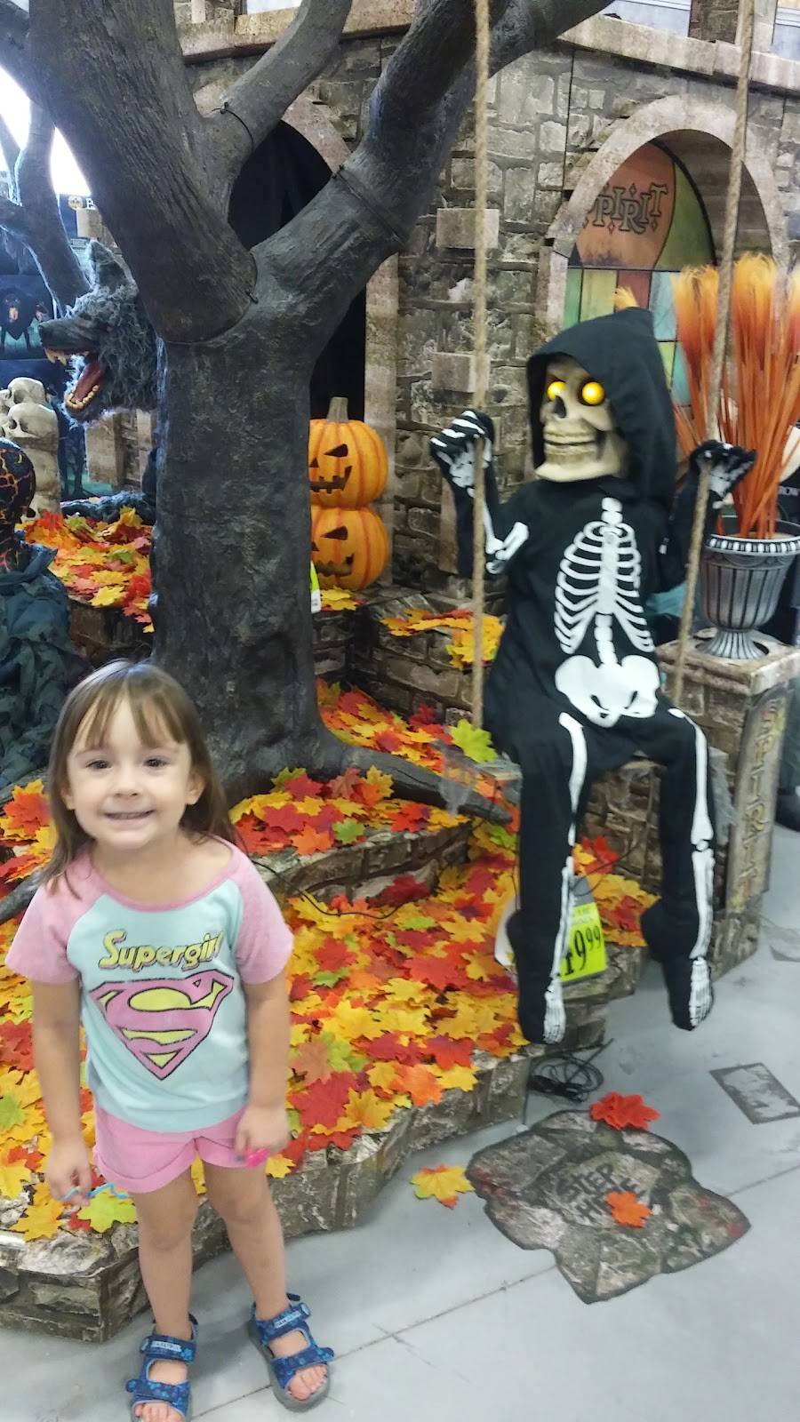 Chuck E. Cheese | restaurant | 244 N Congress Ave, Boynton Beach, FL 33425, USA | 5613691032 OR +1 561-369-1032