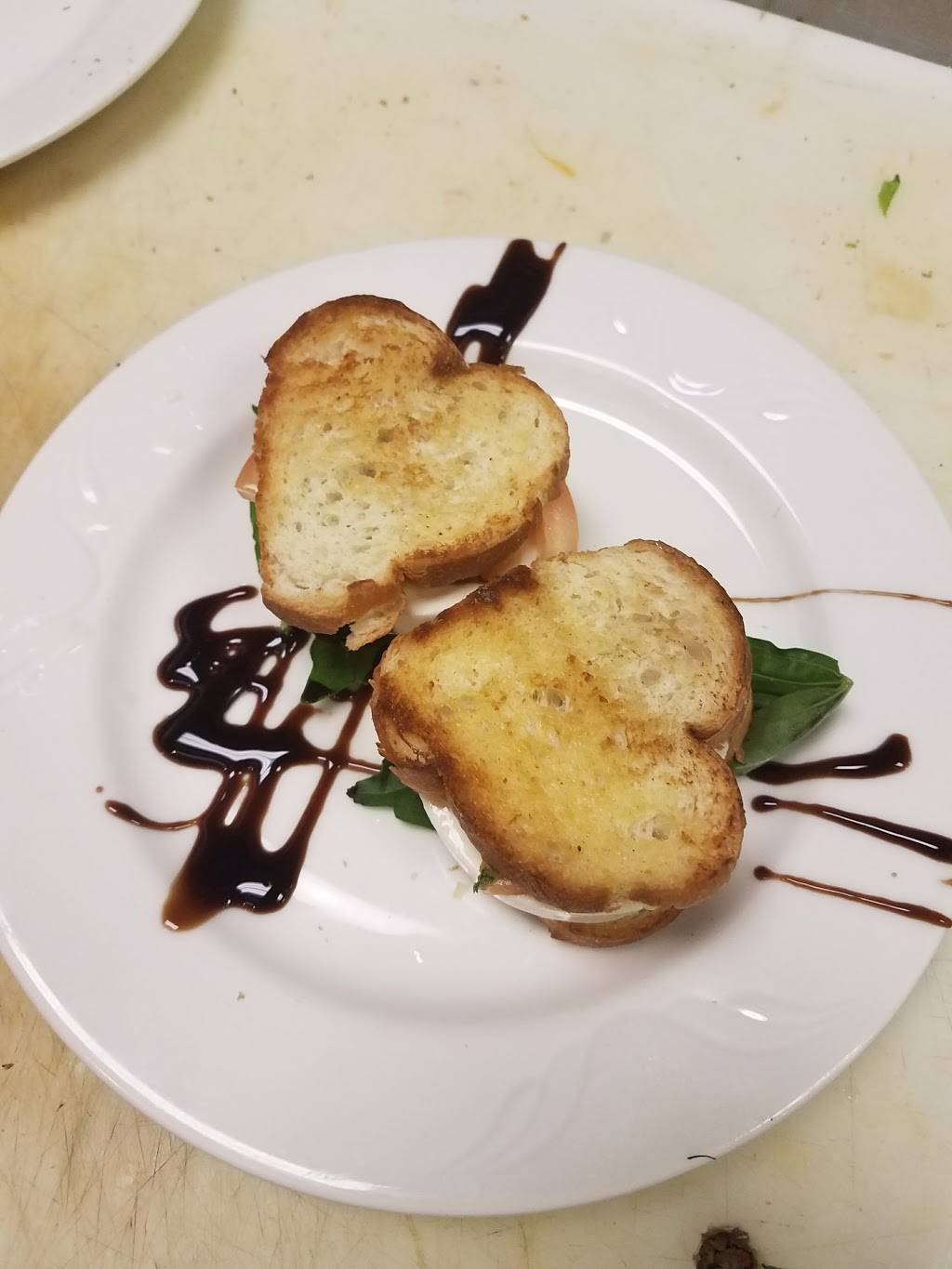 Roundheads Pizza Pub | meal takeaway | 500 75th St, Downers Grove, IL 60516, USA | 6304349999 OR +1 630-434-9999