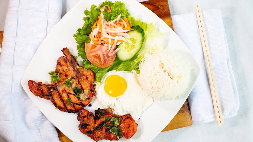 Pho Soho | restaurant | 925 Rathburn Rd E, Mississauga, ON L4W 4C3, Canada | 9058972888 OR +1 905-897-2888