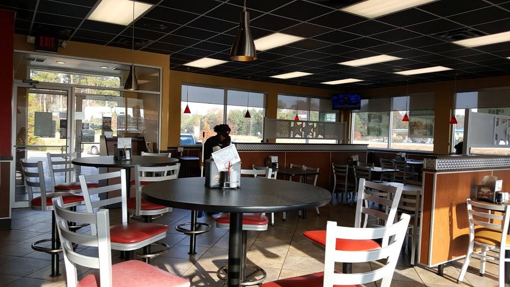 Hardees | restaurant | 2302 W Lucas St, Florence, SC 29501, USA | 8432929282 OR +1 843-292-9282