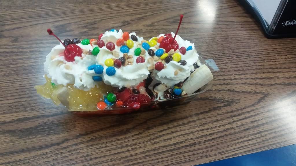 Fosters Freeze | restaurant | 907 E Harvard Drive, Santa Paula, CA 93060, USA | 8055259129 OR +1 805-525-9129