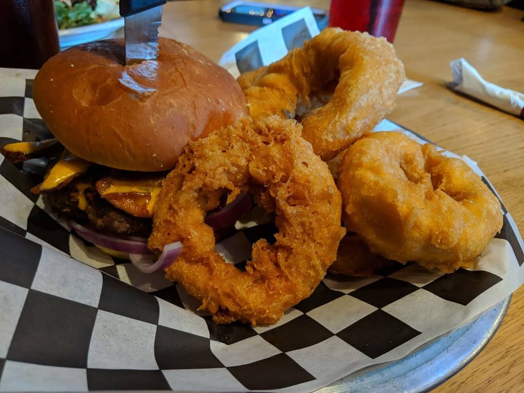 Clio Roadhouse Bar & Grill | night club | 2183 W Vienna Rd, Clio, MI 48420, USA | 8105642200 OR +1 810-564-2200