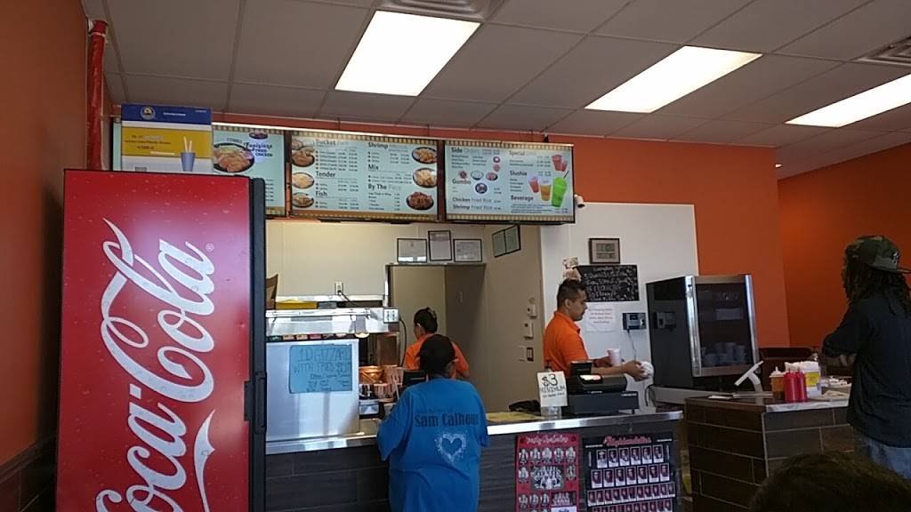 The Hen House Louisiana Fried Chicken | restaurant | 8692 Skillman St, Dallas, TX 75243, USA | 4699308099 OR +1 469-930-8099