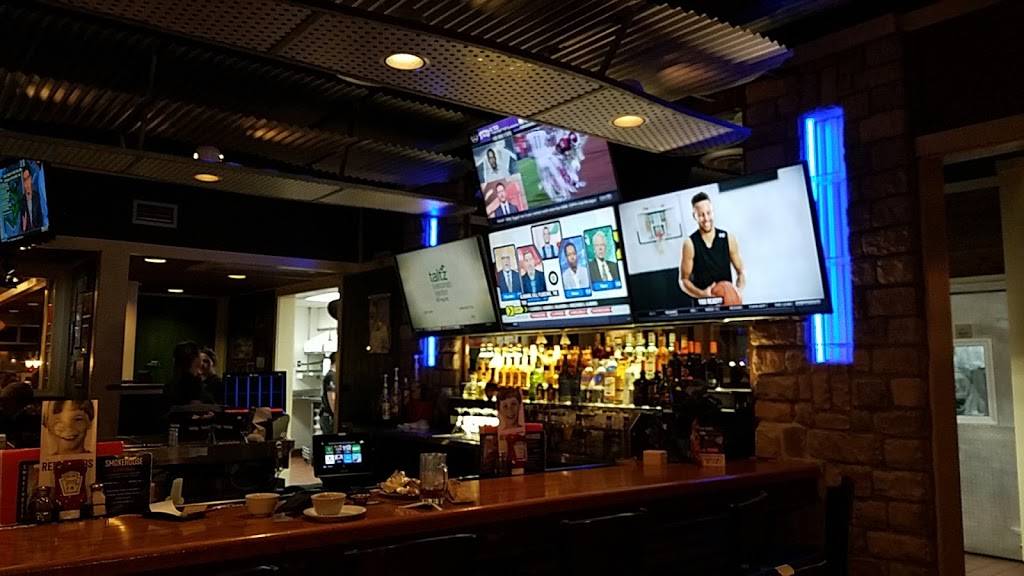 Chilis Grill & Bar | meal takeaway | 1079 N National Rd, Columbus, IN 47201, USA | 8123487596 OR +1 812-348-7596