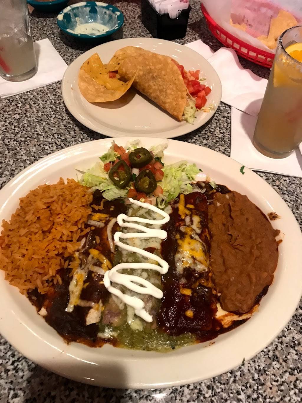 Chuys | restaurant | 15610 South La Grange Road, Orland Park, IL 60462, USA | 7084035334 OR +1 708-403-5334