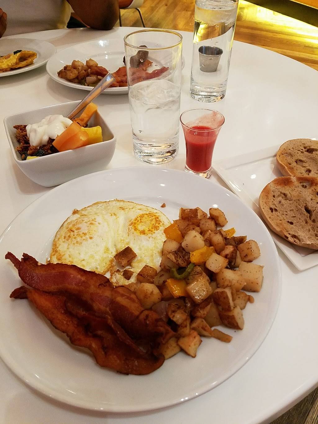 SOCCi | restaurant | 2800 S Potomac Ave, Arlington, VA 22202, USA | 7034131300 OR +1 703-413-1300