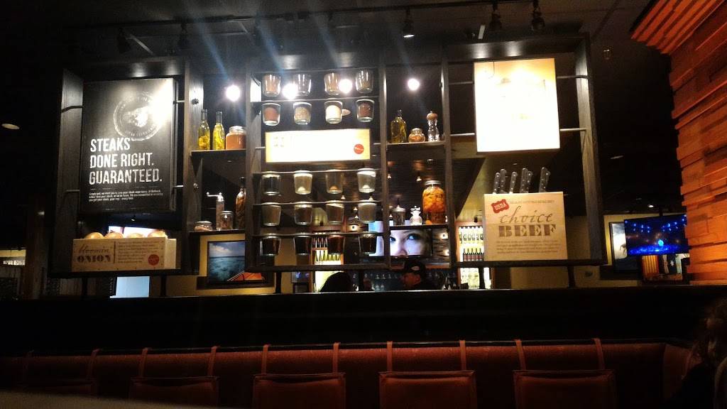 Outback Steakhouse | restaurant | 612 Wellwood Ave, Lindenhurst, NY 11757, USA | 6319572600 OR +1 631-957-2600