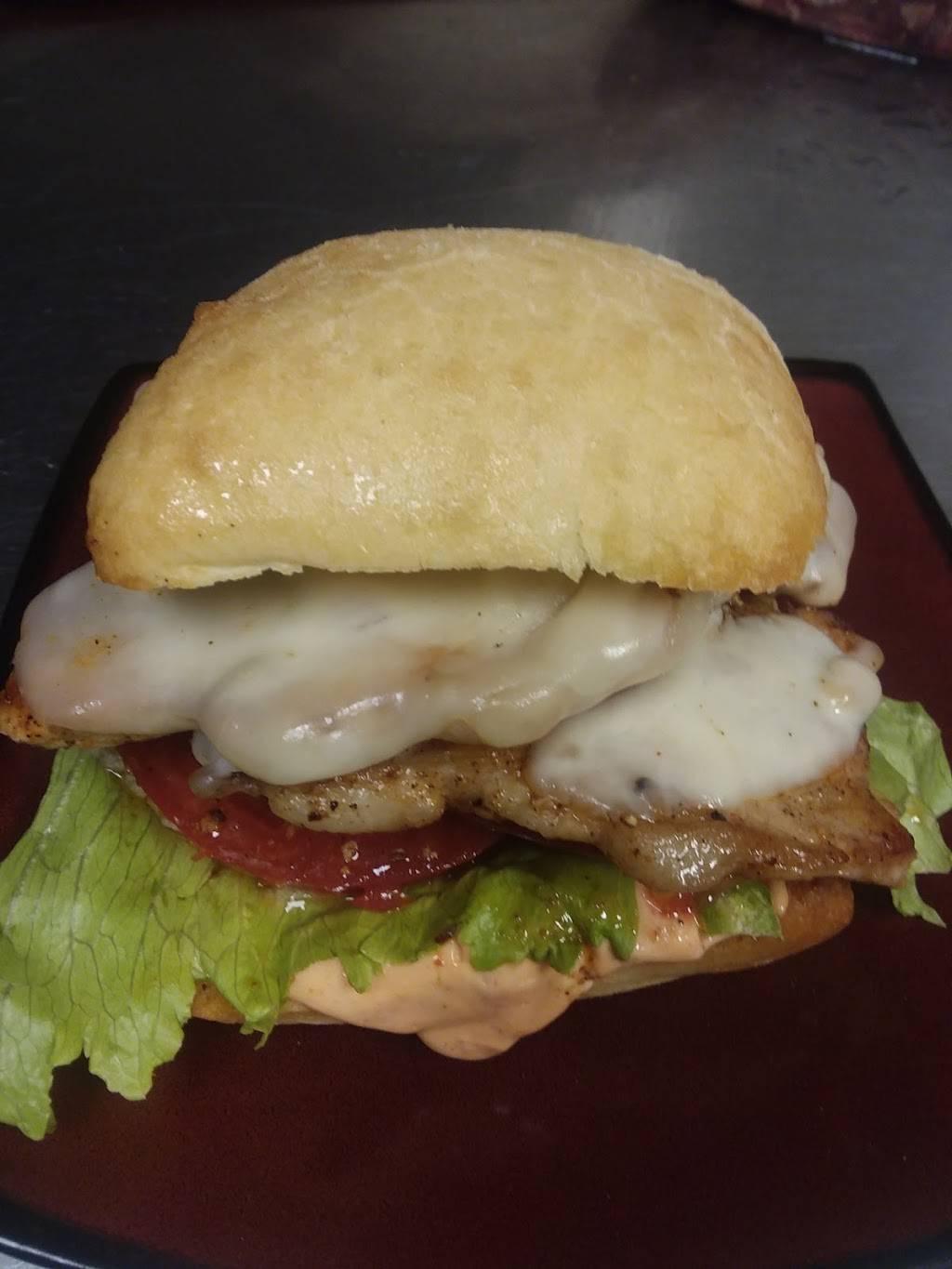 DENOS Bar & Grill | restaurant | 203 4th St, Snyder, NE 68664, USA | 4025682552 OR +1 402-568-2552