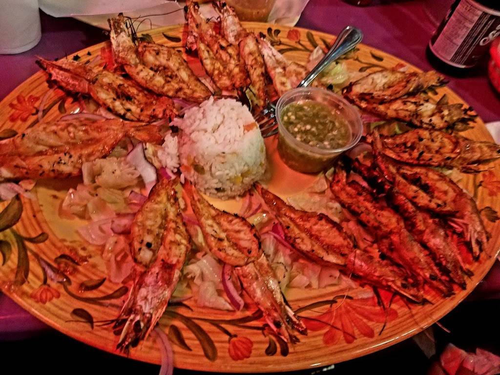 Las Islitas | restaurant | Small Ave, North Las Vegas, NV 89030, USA | 7026499198 OR +1 702-649-9198