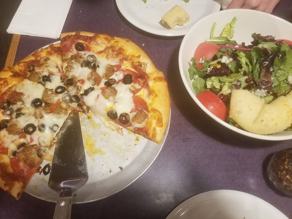 Cristianos Pizza Etc | restaurant | 1206 State Ave G, Marysville, WA 98270, USA | 3606538356 OR +1 360-653-8356