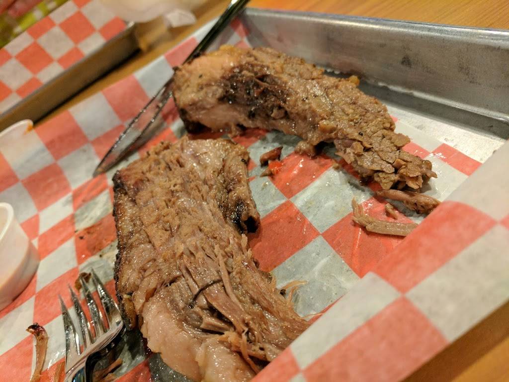 Dickeys Barbecue Pit | restaurant | 70 White Bridge Rd, Nashville, TN 37205, USA | 6159420660 OR +1 615-942-0660