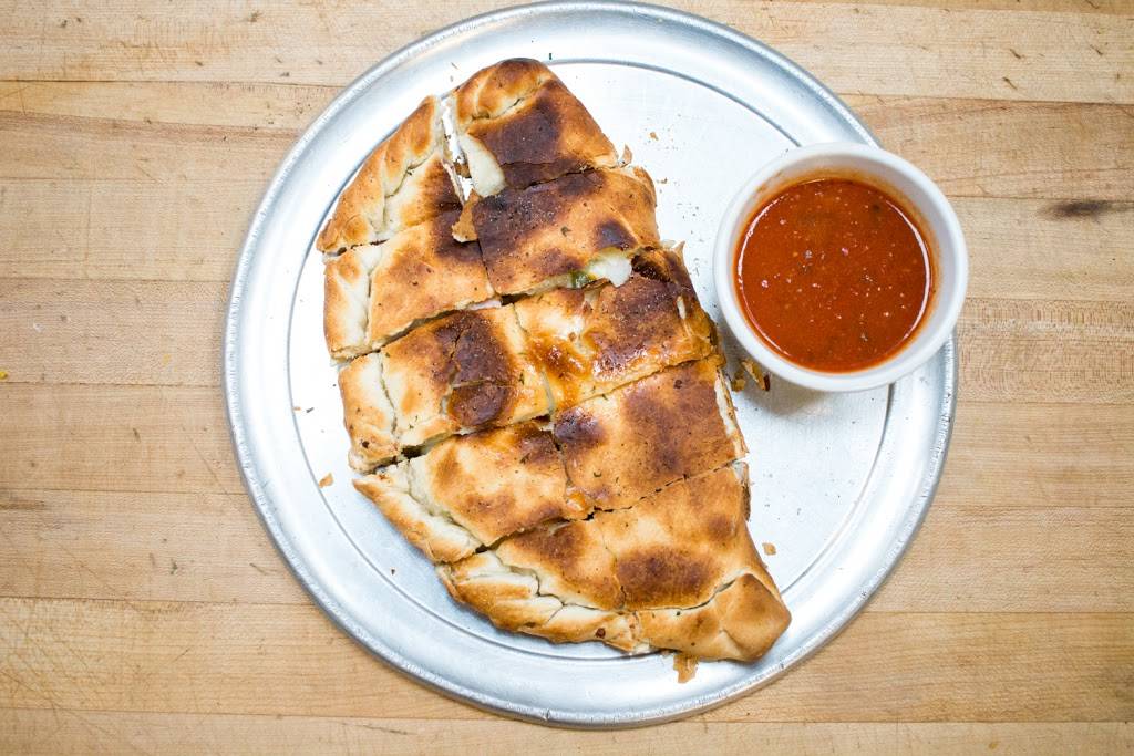 Sams Pizza | restaurant | 441 S Gilbert St, Iowa City, IA 52240, USA | 3193378200 OR +1 319-337-8200