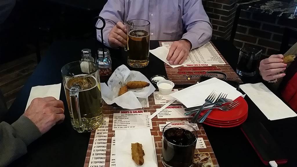 Crawfords Pizza & Pub | restaurant | 535 S Wood St, Maroa, IL 61756, USA | 2177942700 OR +1 217-794-2700