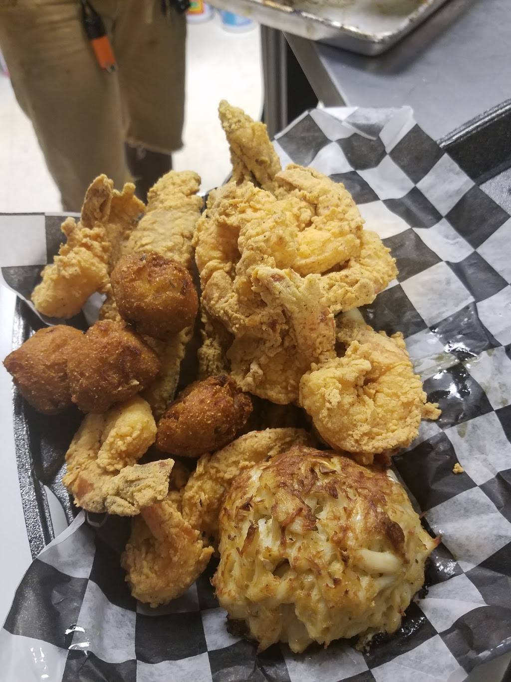 Pinkys Eatery | restaurant | 7995 Solomons Island Rd, Owings, MD 20736, USA | 4435503203 OR +1 443-550-3203