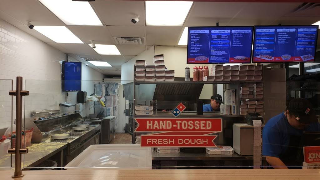 Dominos Pizza | meal delivery | 421 Avenida de Mesilla, Las Cruces, NM 88005, USA | 5755250900 OR +1 575-525-0900