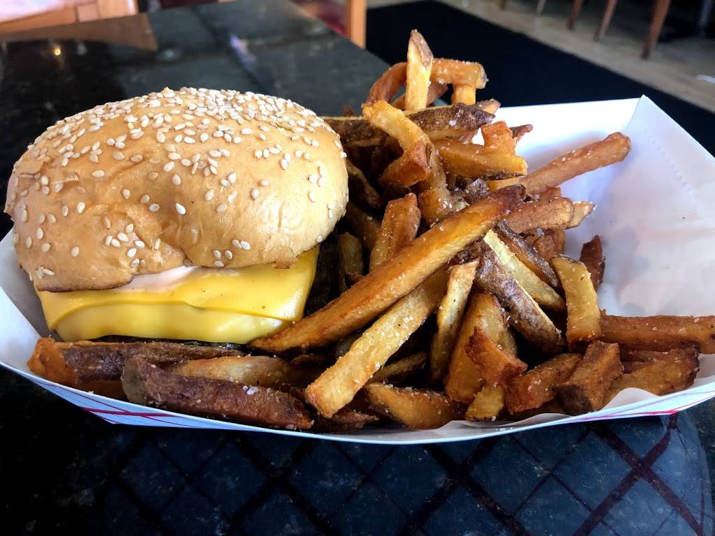 Charm City Burger Company | restaurant | 1136 E Hillsboro Blvd, Deerfield Beach, FL 33441, USA | 9545310300 OR +1 954-531-0300