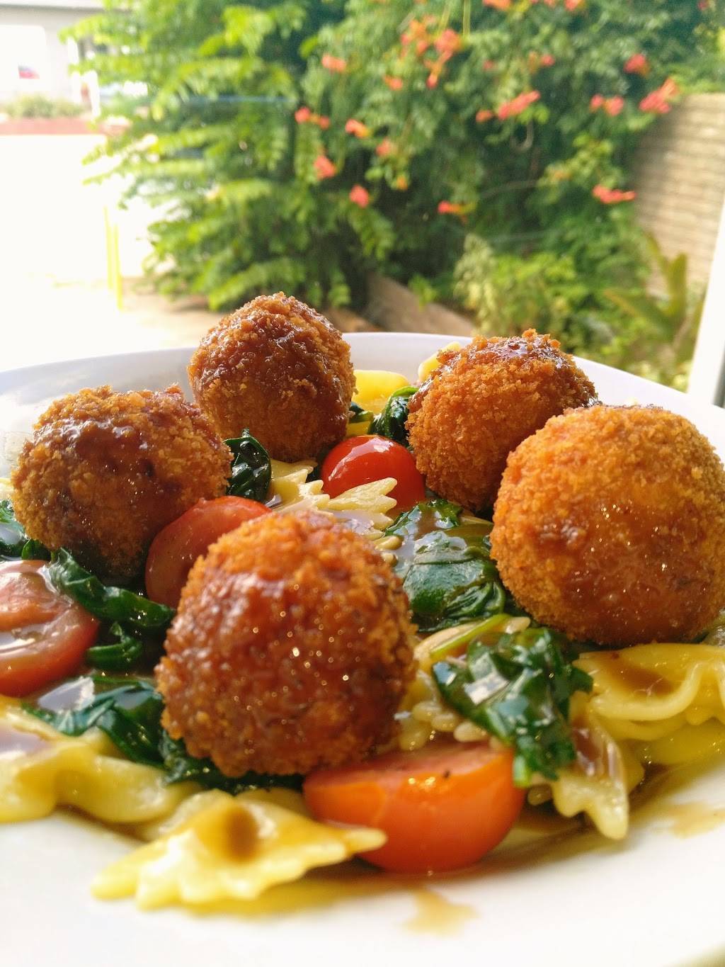 Guyutes | restaurant | 730 NW 23rd St, Oklahoma City, OK 73103, USA | 4057026960 OR +1 405-702-6960